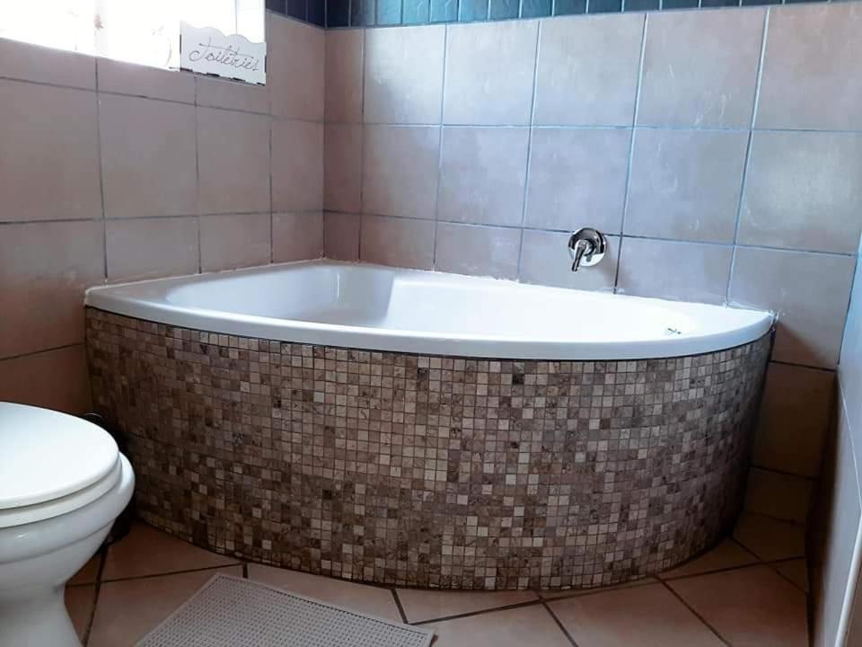 Aandrus Guesthouse Блумфонтейн Экстерьер фото