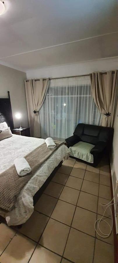 Aandrus Guesthouse Блумфонтейн Экстерьер фото