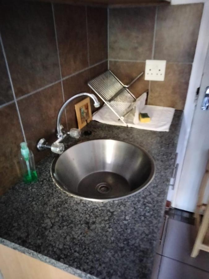 Aandrus Guesthouse Блумфонтейн Экстерьер фото