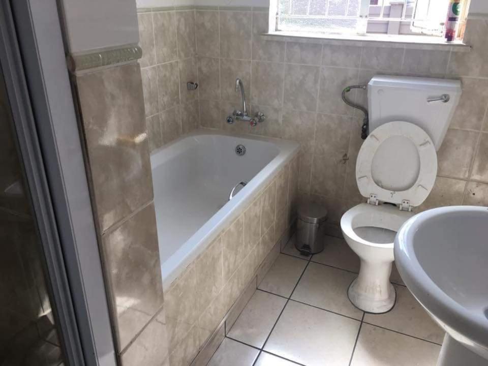 Aandrus Guesthouse Блумфонтейн Экстерьер фото