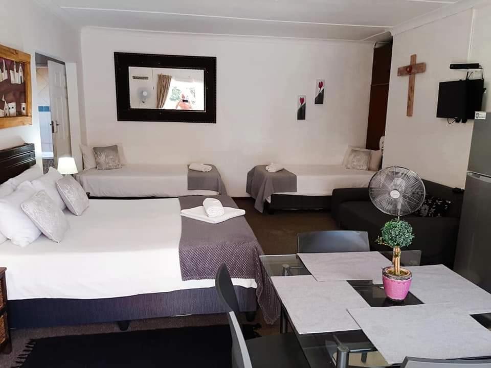 Aandrus Guesthouse Блумфонтейн Экстерьер фото