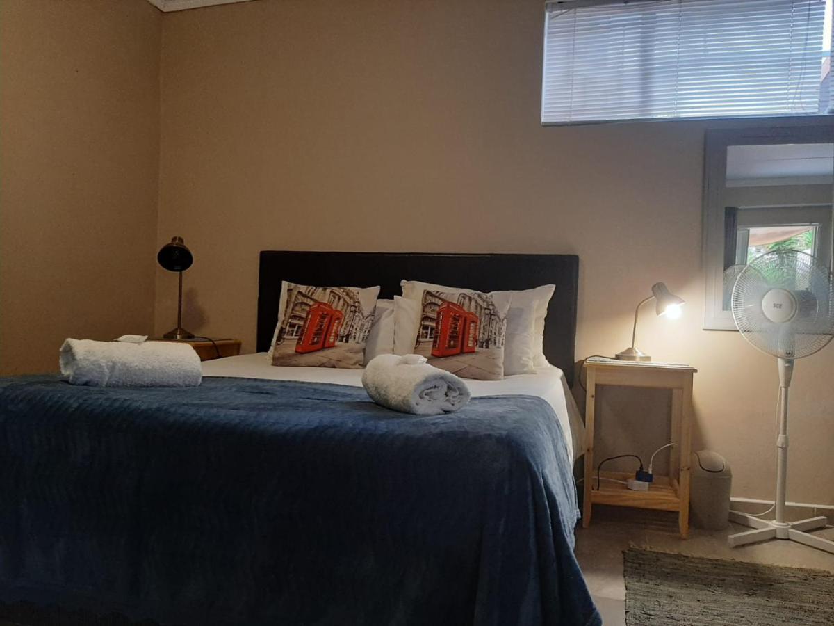 Aandrus Guesthouse Блумфонтейн Экстерьер фото