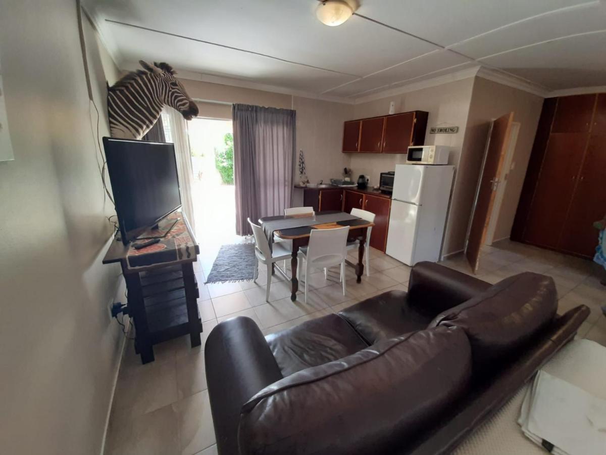 Aandrus Guesthouse Блумфонтейн Экстерьер фото