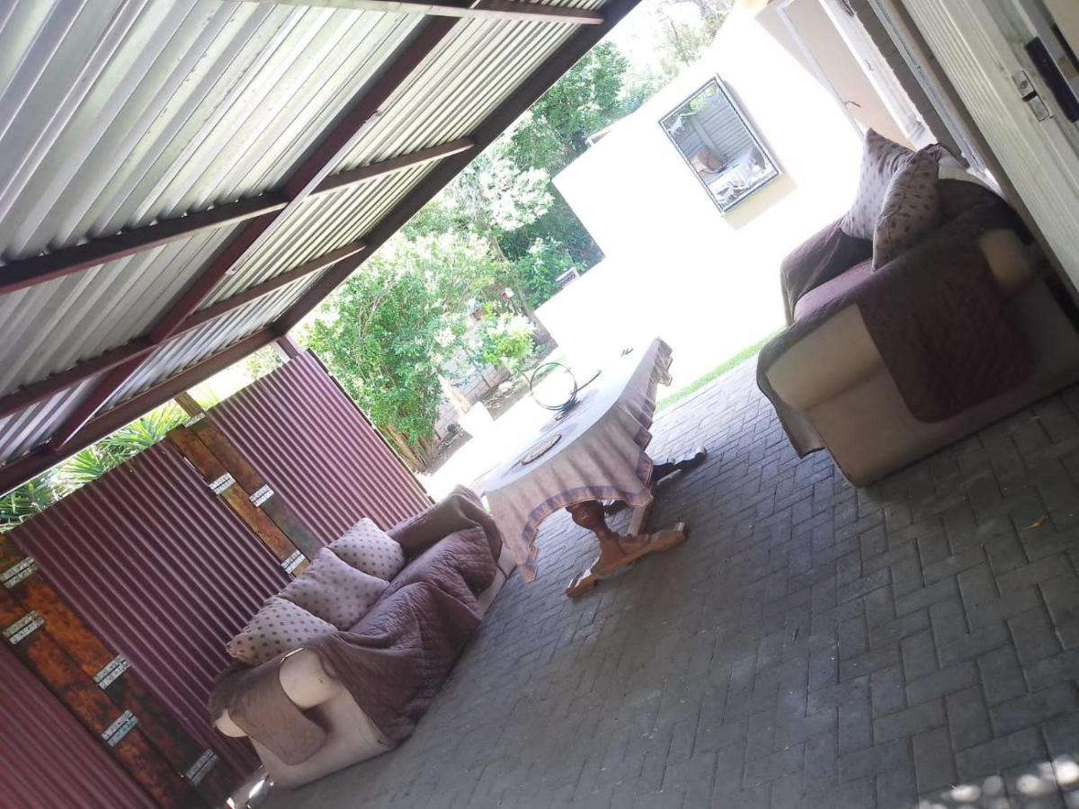 Aandrus Guesthouse Блумфонтейн Экстерьер фото